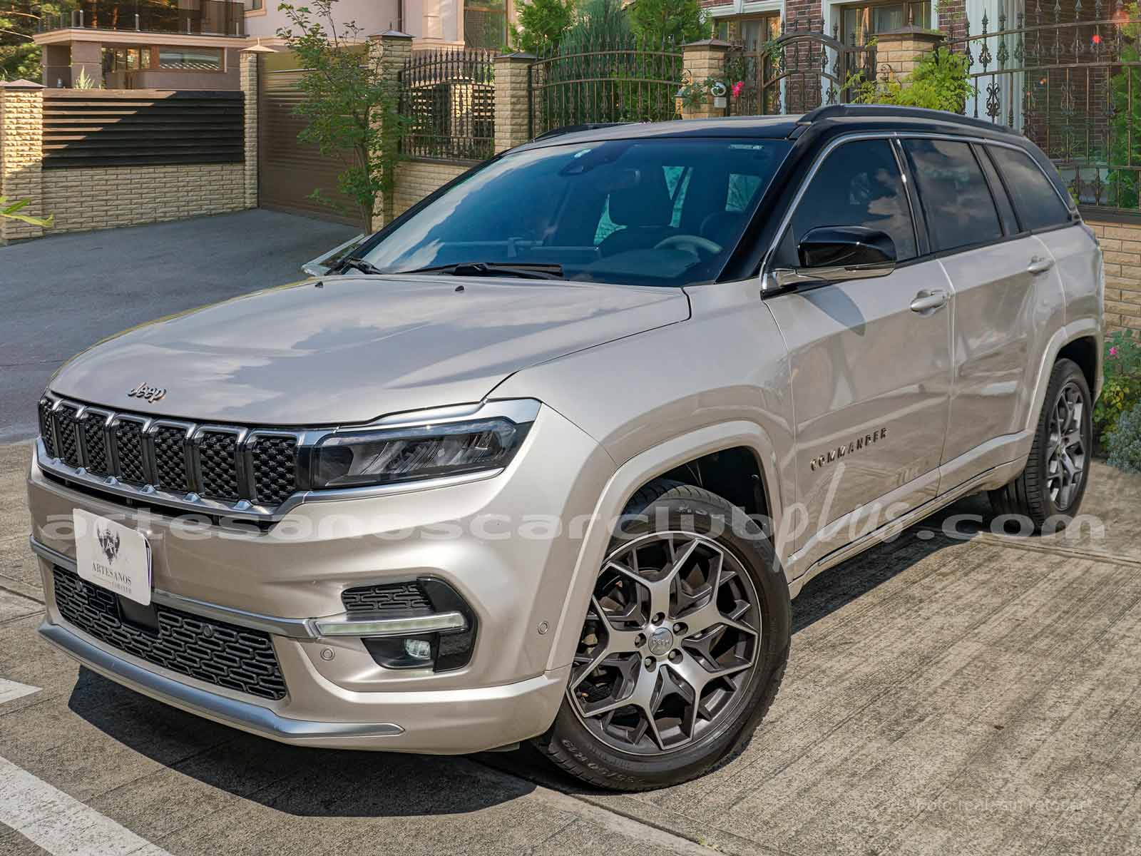 JEEP COMMANDER OVERLAND 7 PASAJEROS - 2024. - ARTESANOS CAR CLUB